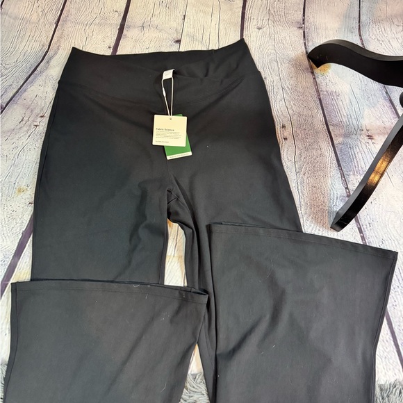 HALARA Pants - Women's black flair pants